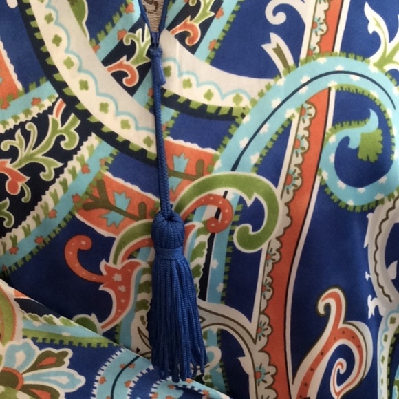 Pre-Loved Soft and Colorful Robe - Picture 3 of 6